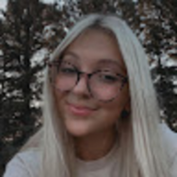 Hannah Follman - Poshmark Profile Picture of Hannah Follman (@h_follman) on Poshmark