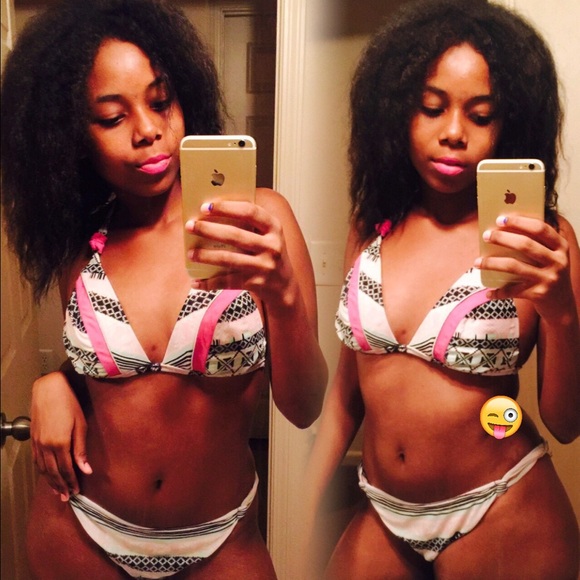 Profile Picture of Janell Jones (@jaayrosee_) on Poshmark