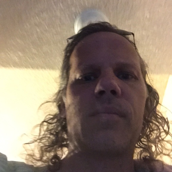 Profile Picture of Brendan Praniewicz (@brendan1247) on Poshmark