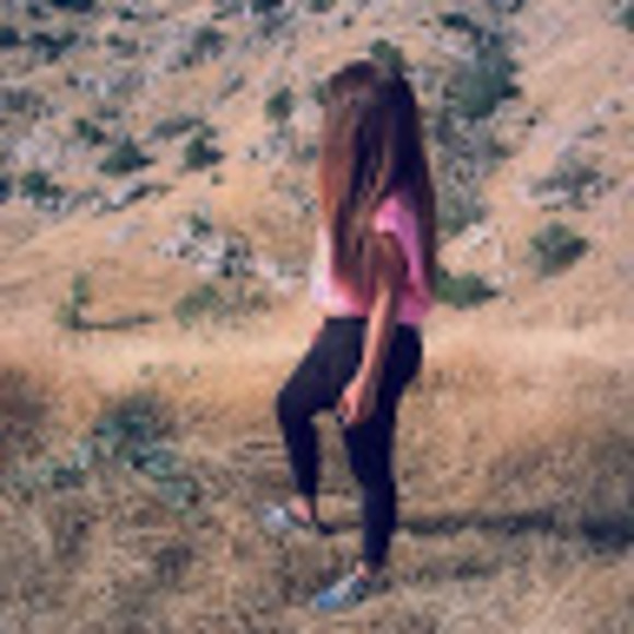 Profile Picture of Rachel Anni (@anni1965labi) on Poshmark