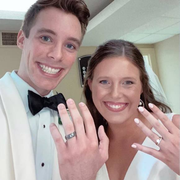 Profile Picture of Taylor Carlile (@taylor_carlile) on Poshmark