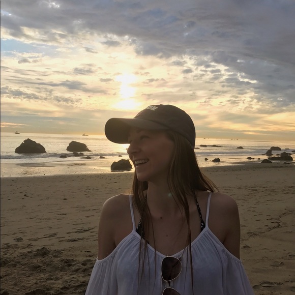 Profile Picture of Ciana Gaudioso (@cianagaudioso) on Poshmark