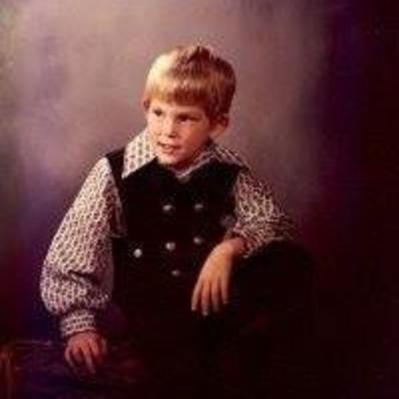 Profile Picture of Brett Barton (@blbar10) on Poshmark