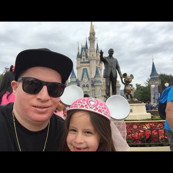 Profile Picture of Julio Lopez (@julio1111) on Poshmark