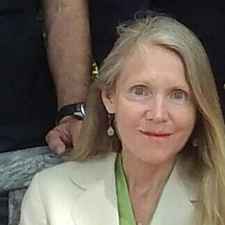 Profile Picture of Elizabeth Aarestad (@LusterElizabeth) on Twitter