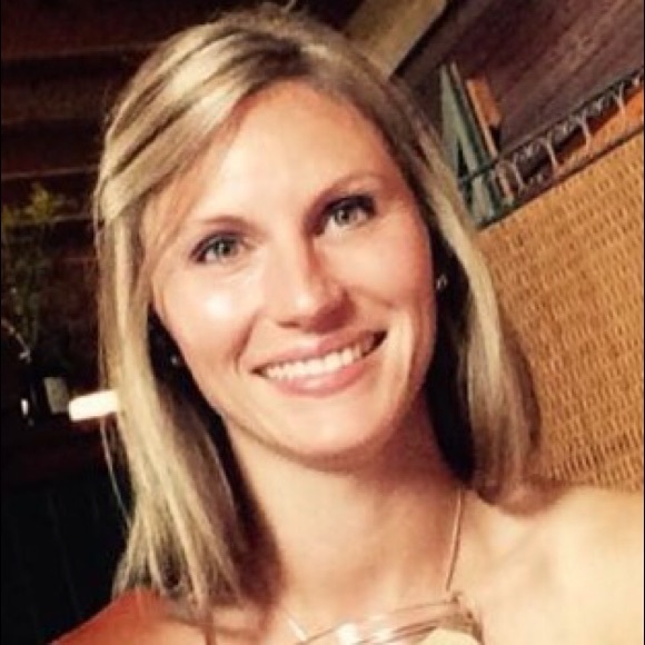 Profile Picture of Mindy Swickrath (@tr3ndymindy) on Poshmark