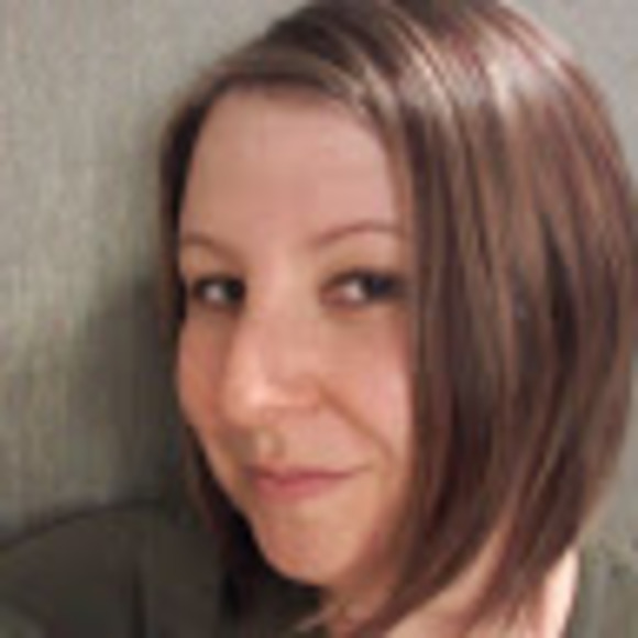 Profile Picture of Daniela Iancu (@danielaiancu) on Poshmark