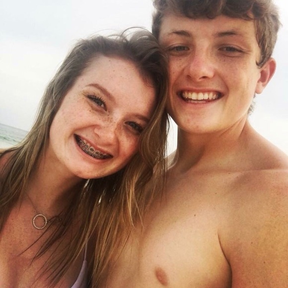 Profile Picture of Karkaris Parmely (@karisdianne) on Poshmark