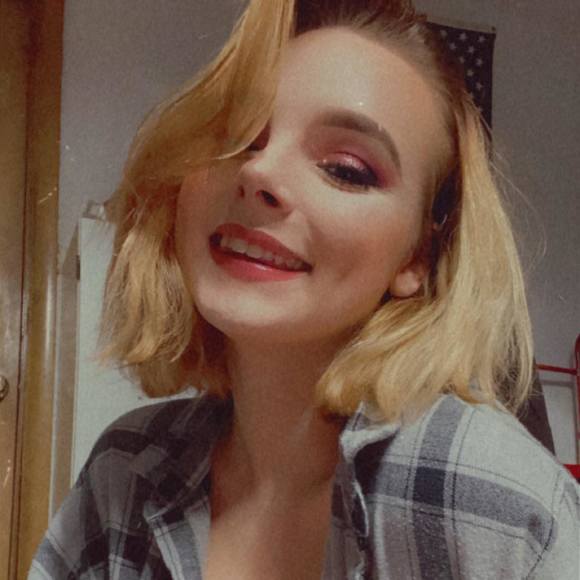 Profile Picture of Anastazia Latosky (@anastazial) on Poshmark