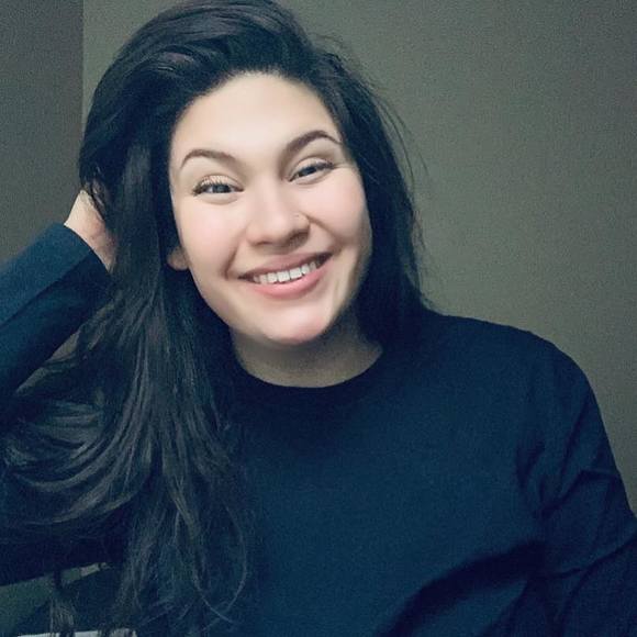 Profile Picture of Kayla Petchprom olivero cummings (@kaveryo11) on Poshmark