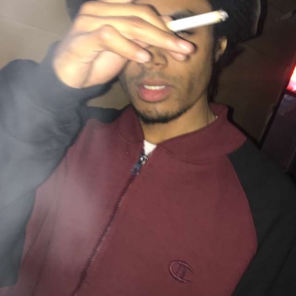 Profile Picture of Andrew Avellanet (@albeethat) on Poshmark