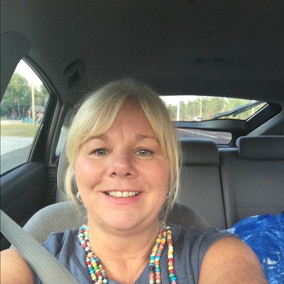 Profile Picture of Sandra Benson (@sandyzbenson) on Poshmark