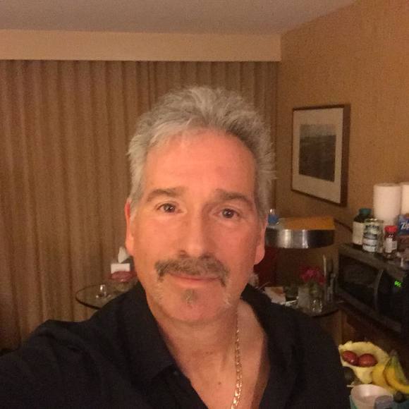 Profile Picture of David Szigeti (@davidszigeti) on Poshmark