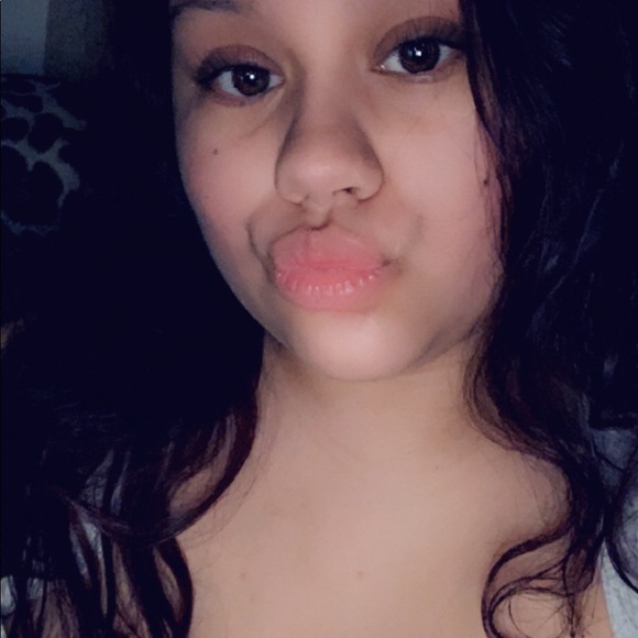 Profile Picture of Lisette Vasquez (@lisette003) on Poshmark