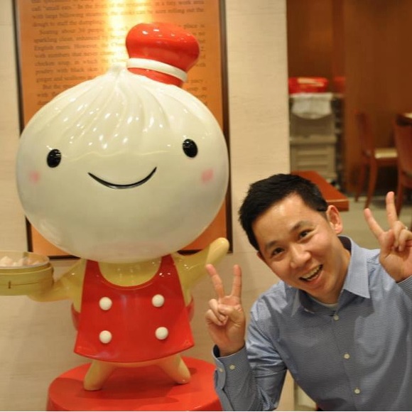 Profile Picture of Eric Tu (@efht22) on Poshmark