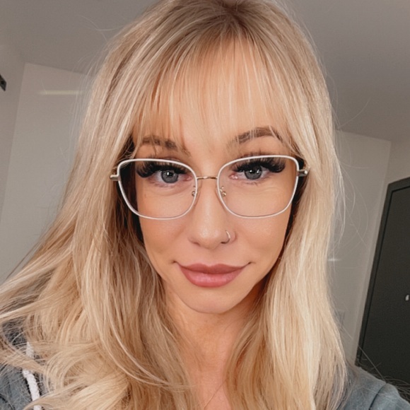 Profile Picture of Shaylene Fritsch (@shaylenefritsch) on Poshmark