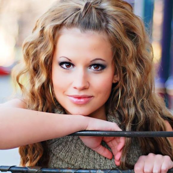 Profile Picture of Elina Ghajar (@jema2001us) on Poshmark