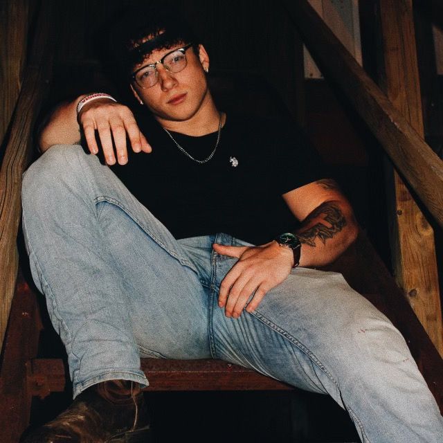 Profile Picture of Kenyon (@coach_kdog) on Tiktok