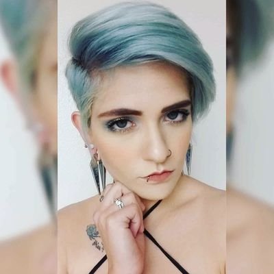 Profile Picture of Michelle Pierce (@MellMusica) on Twitter