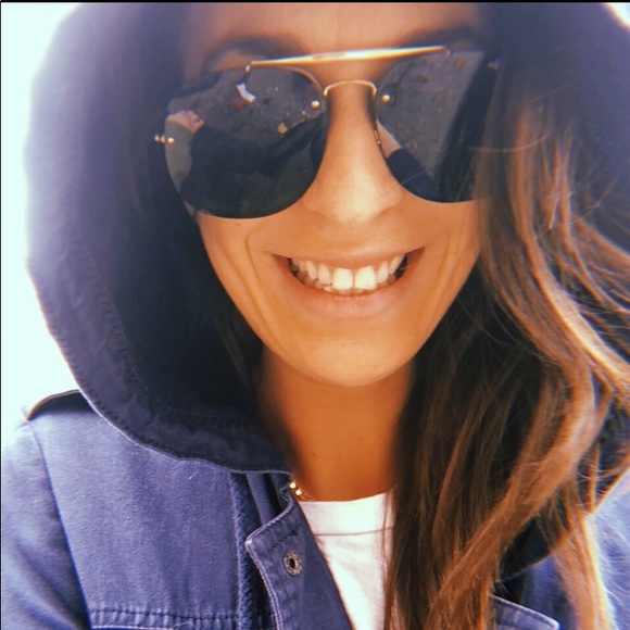 Profile Picture of Abi Scheier (@abi_scheier) on Poshmark