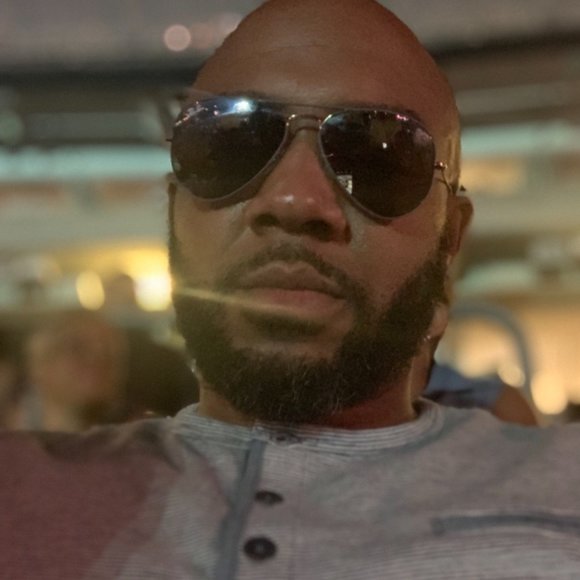 Profile Picture of Danny Peet (@dannypeet) on Poshmark