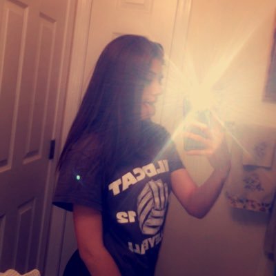 Profile Picture of Anna Grace Hallman (@__annagracee__) on Twitter