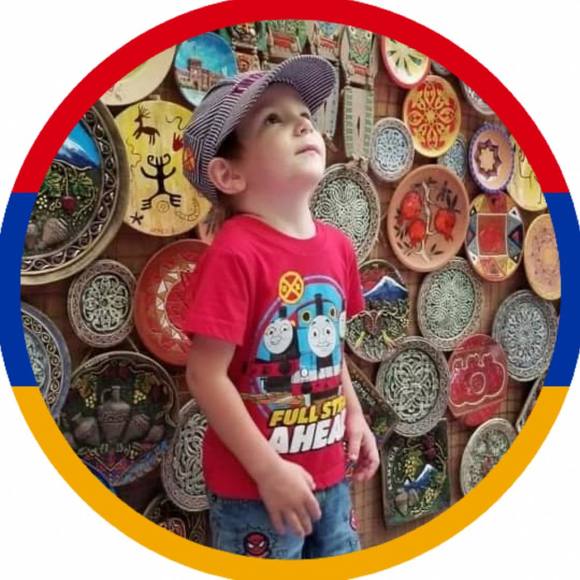 Profile Picture of Melineh Zohrabian (@melineh_z) on Poshmark