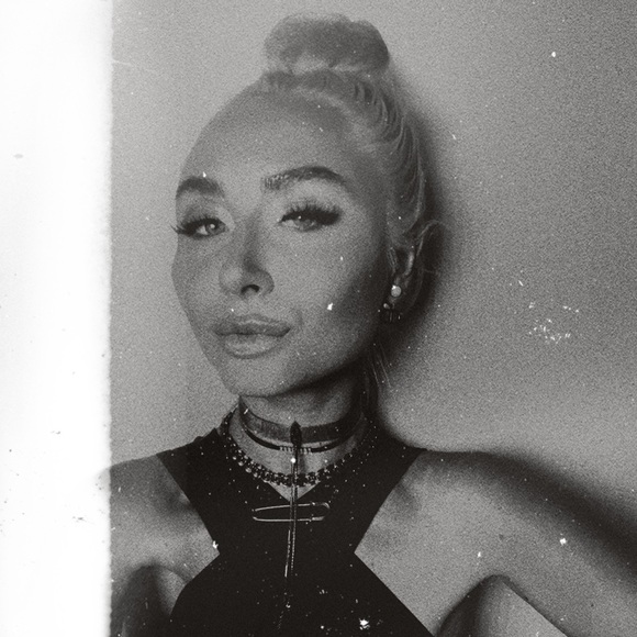 Profile Picture of Alexandra Zurek (@alexandrazurek) on Poshmark