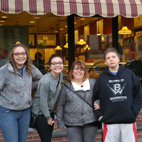 Profile Picture of Erin Quinn (@quinne6) on Poshmark