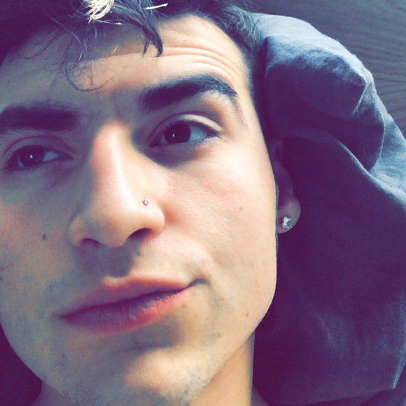 Profile Picture of Micah Calvaresi (@micahcalvaresi) on Poshmark