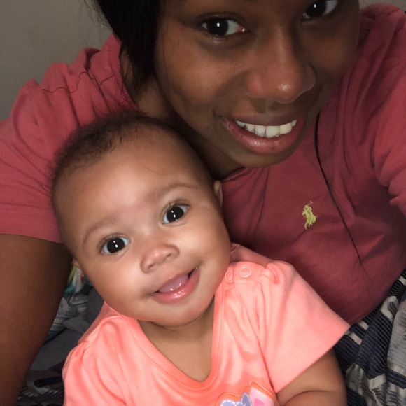 Profile Picture of Tenora Fites (@supermom_29) on Poshmark