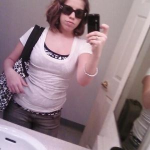 Profile Picture of Leslie Vega (@pistolx) on Myspace