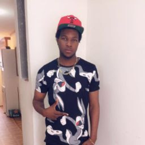 Profile Picture of Stephano Altidor (@stephanoaltidor) on Poshmark