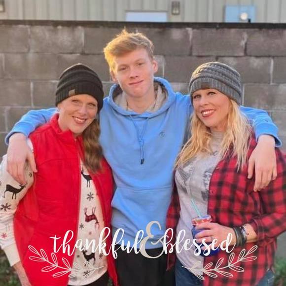 Profile Picture of Jennifer Arras (@jennifer_arras) on Poshmark