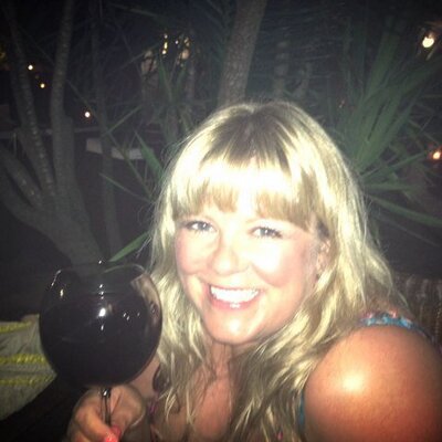 Profile Picture of Lara Wright (@LaraRickers) on Twitter