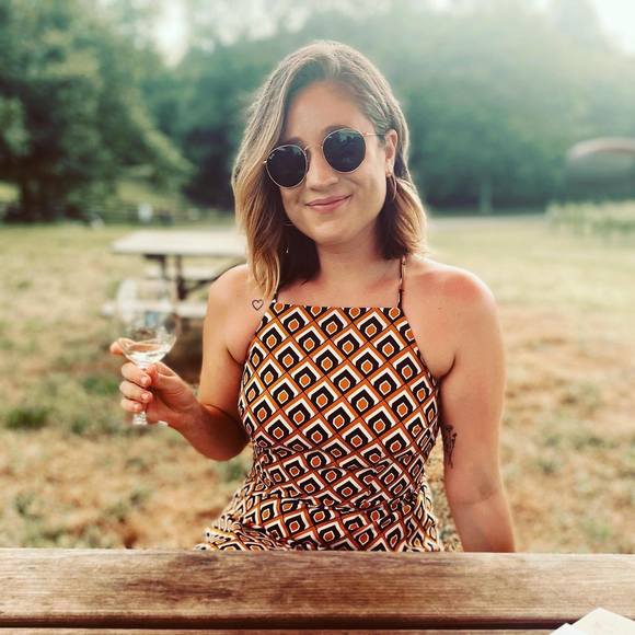 Profile Picture of Rebecca Sivilli (@rmsivilli) on Poshmark