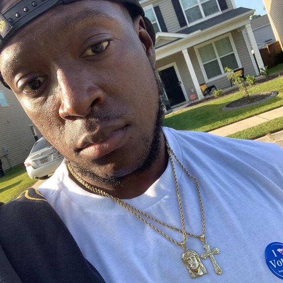 Profile Picture of Dwayne Middleton (@dmiddl6) on Poshmark