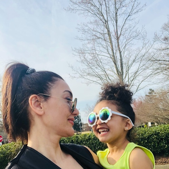 Profile Picture of Farzaneh Monfared (@farzaneh4) on Poshmark