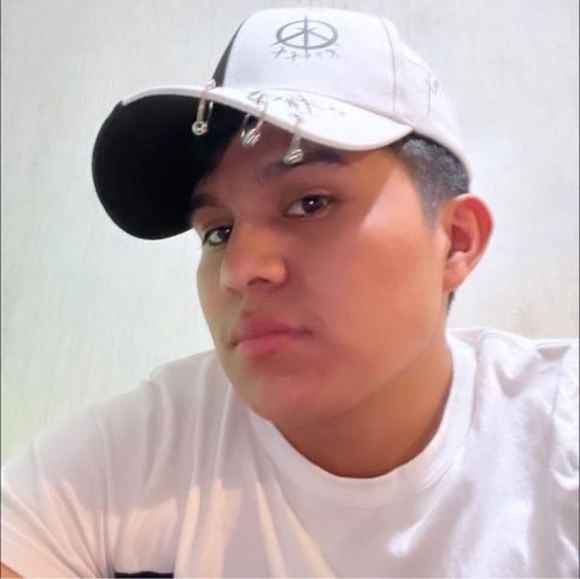 Profile Picture of Bacilio Meregildo (@bacilio_m) on Poshmark