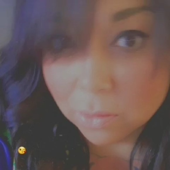 Profile Picture of Buffy Newton (@skittlesnewton) on Poshmark