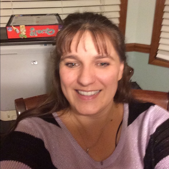Profile Picture of Regina Plotner (@rplotner1977) on Poshmark