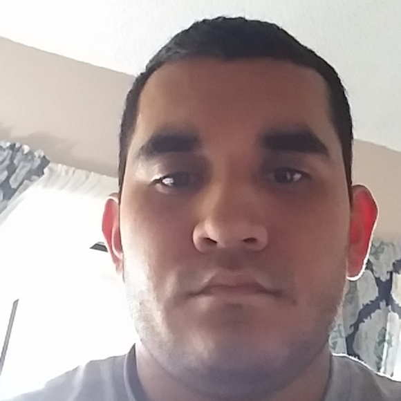 Profile Picture of Leonard Hernandez (@leonardhernande) on Poshmark