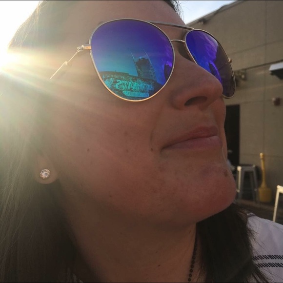 Profile Picture of Aimee Meyer (@aimeemeyer2) on Poshmark