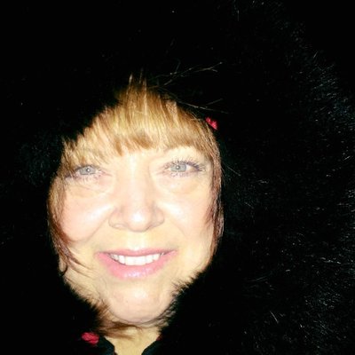 Profile Picture of Diane Bryant (@Drowsydb) on Twitter