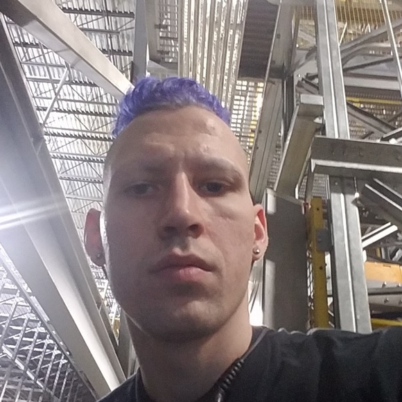 Profile Picture of Scott Carr (@scott_e_strange) on Poshmark