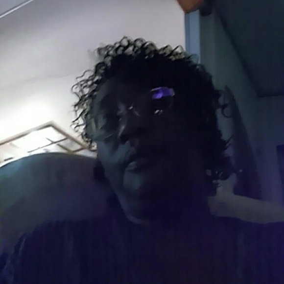 Profile Picture of Gladys Moore (@gladys866) on Poshmark