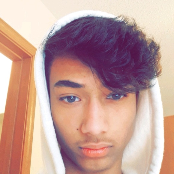 Profile Picture of Xavier Phillips (@watervsplants) on Poshmark