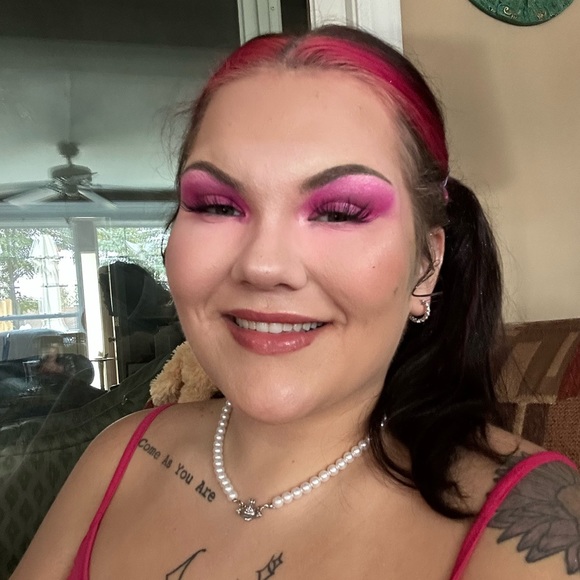 Profile Picture of Emily Driggers (@emilyd5678) on Poshmark