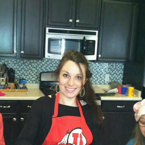 Profile Picture of Becca Fuessel (@bfuessel) on Poshmark