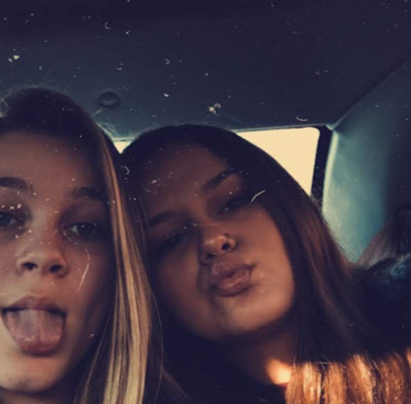 Profile Picture of Kadence Houdersheldt (@houdersheldtk) on Poshmark